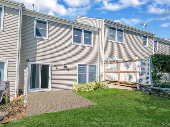 10 Sea Court Lane, Port Jefferson NY 11777