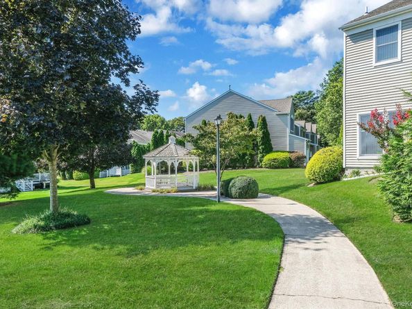 10 Sea Court Lane, Port Jefferson NY 11777