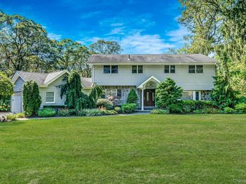 6 Buckingham Drive