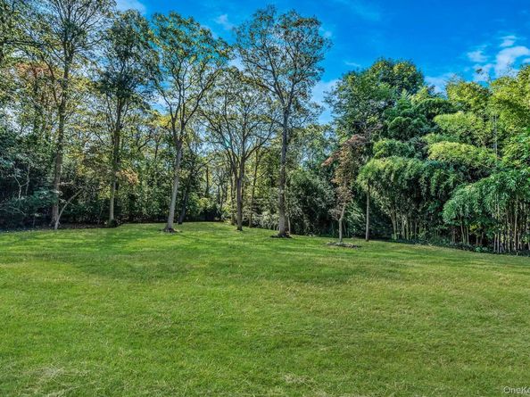 6 Buckingham Drive, Dix Hills NY 11746