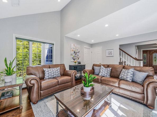 6 Buckingham Drive, Dix Hills NY 11746