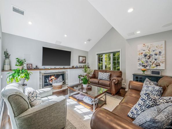 6 Buckingham Drive, Dix Hills NY 11746