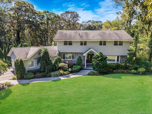 6 Buckingham Drive, Dix Hills NY 11746