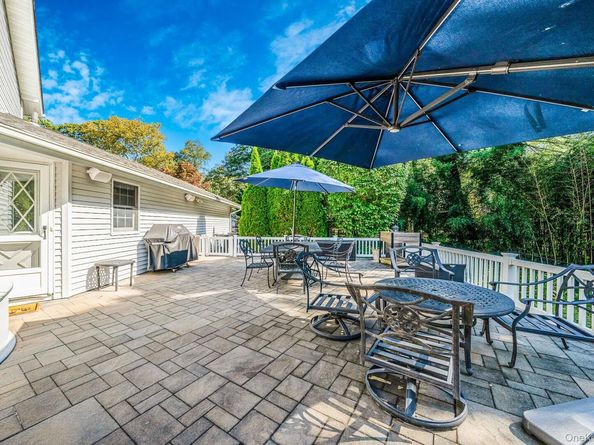 6 Buckingham Drive, Dix Hills NY 11746