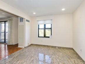 12 BOND Street 4C, Great Neck NY 11021