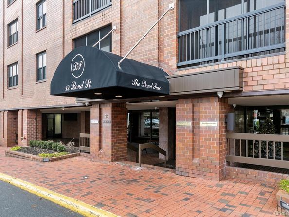 12 BOND Street 4C, Great Neck NY 11021