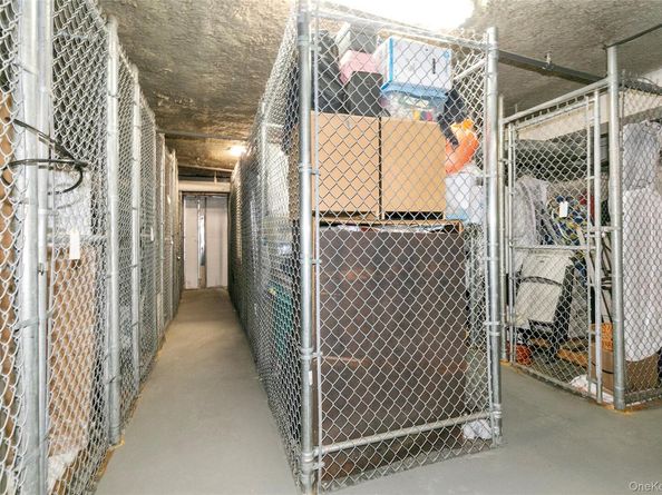 12 BOND Street 4C, Great Neck NY 11021