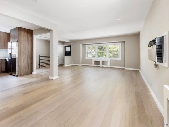 208-12 53 Avenue, Oakland Gardens NY 11364