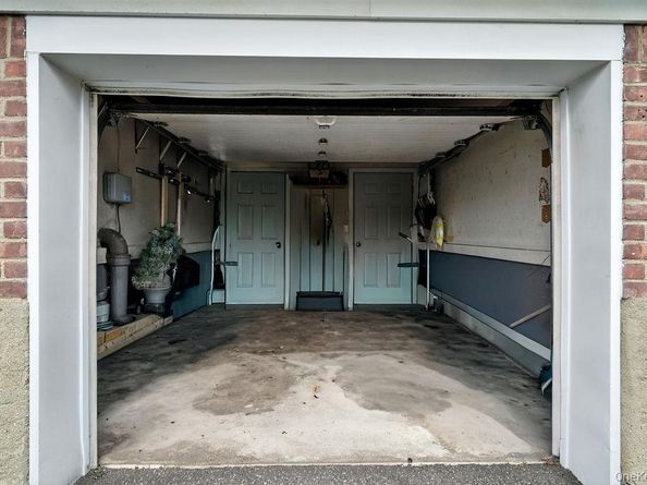 21 Macarthur Avenue, Plainview NY 11803