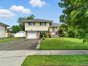 21 Macarthur Avenue, Plainview NY 11803