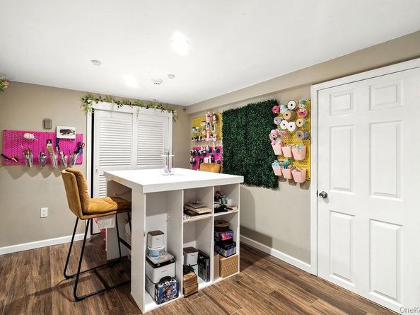 21 Macarthur Avenue, Plainview NY 11803