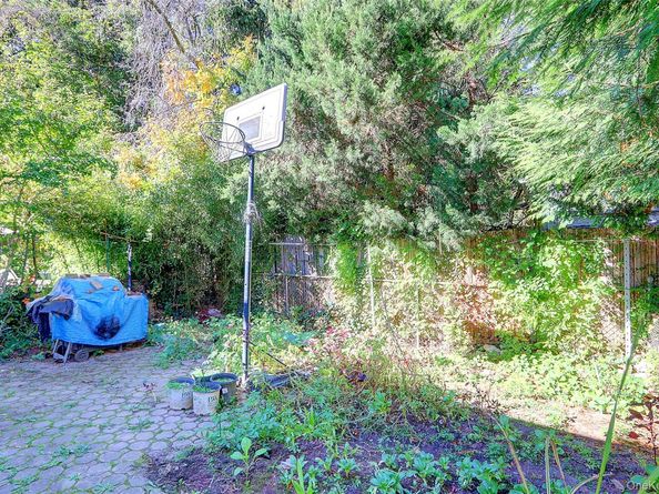 6 Walnut Place, Great Neck NY 11021