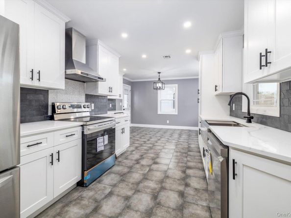 38 Heather Lane, Levittown NY 11756