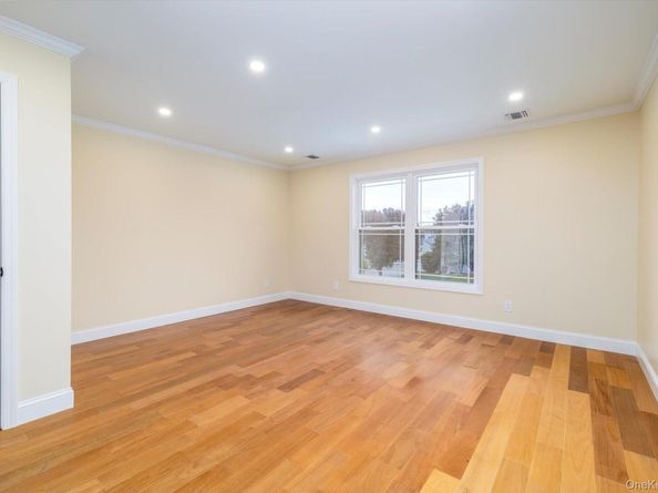 38 Heather Lane, Levittown NY 11756