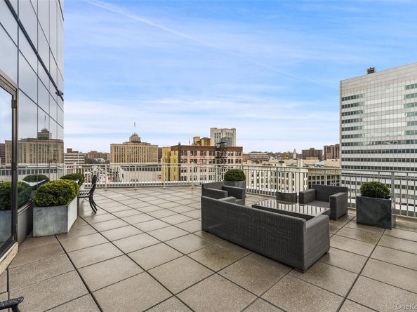 5 Renaissance Square 17C, White Plains NY 10601