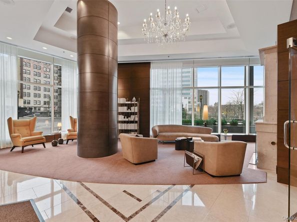 5 Renaissance Square 17C, White Plains NY 10601