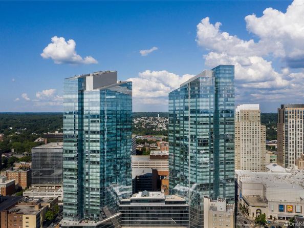 5 Renaissance Square 17C, White Plains NY 10601