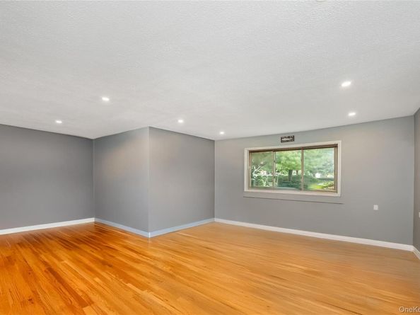 2449 Union Blvd 21A, Islip NY 11751