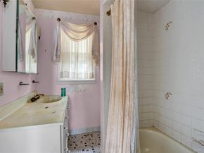 25 Sunnybrook Drive E, Oceanside NY 11572