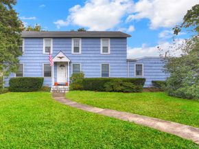 25 Sunnybrook Drive E, Oceanside NY 11572