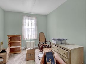 25 Sunnybrook Drive E, Oceanside NY 11572