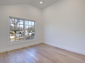 1 Manhasset Avenue, Port Washington NY 11050