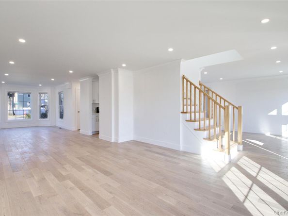 1 Manhasset Avenue, Port Washington NY 11050