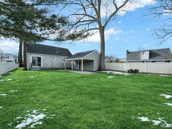 450 Rhodes Lane, West Hempstead NY 11552