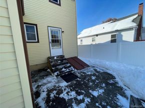 20 Wyona Avenue, Lindenhurst NY 11757