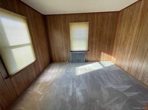 20 Wyona Avenue, Lindenhurst NY 11757