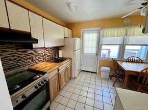 105 Finch Lane 1B, Islip NY 11751