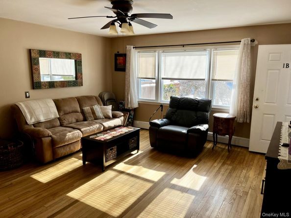 105 Finch Lane 1B, Islip NY 11751