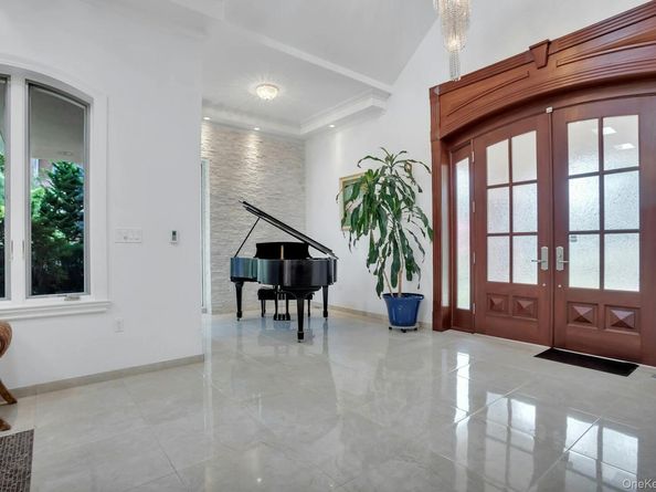 5 Boulevard, Malba NY 11357