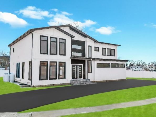 45 Ramble Lane, Levittown NY 11756