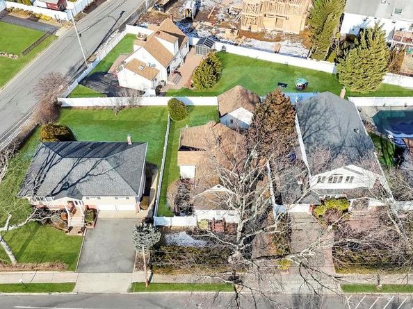 31 Cherry Avenue, Bethpage NY 11714