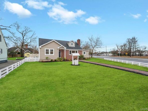 92 Sunset Road, Bay Shore NY 11706