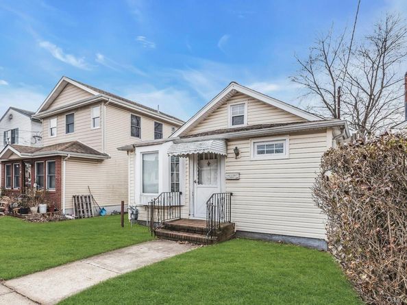 949 N 7th Street, New Hyde Park NY 11040