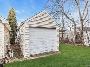 949 N 7th Street, New Hyde Park NY 11040