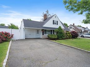 51 Shepherd Lane, Levittown NY 11756