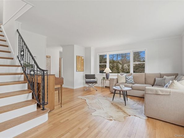 32 Sherwood Drive, Larchmont NY 10538