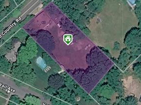 83 Old Country Road, East Quogue NY 11942