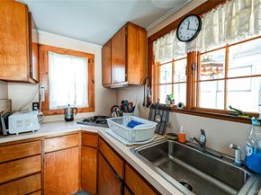 9 Eastway Path, Baiting Hollow NY 11933