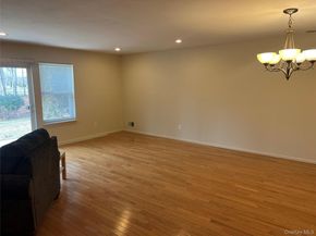 82 Lakeview Drive, Manorville NY 11949