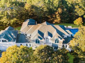 10 Bay Woods Drive, Hampton Bays NY 11946