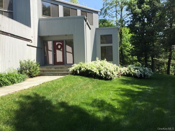 637 Long Hill Road W, Briarcliff Manor NY 10510