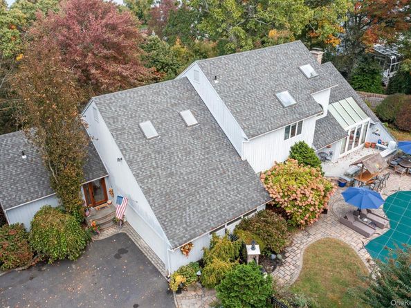 6 Bluffview Court, Miller Place NY 11764