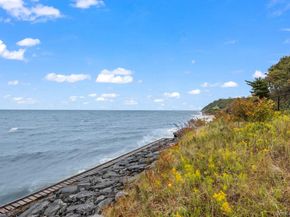 6 Bluffview Court, Miller Place NY 11764