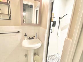 190 E Mosholu Parkway S 1J, Bronx NY 10458