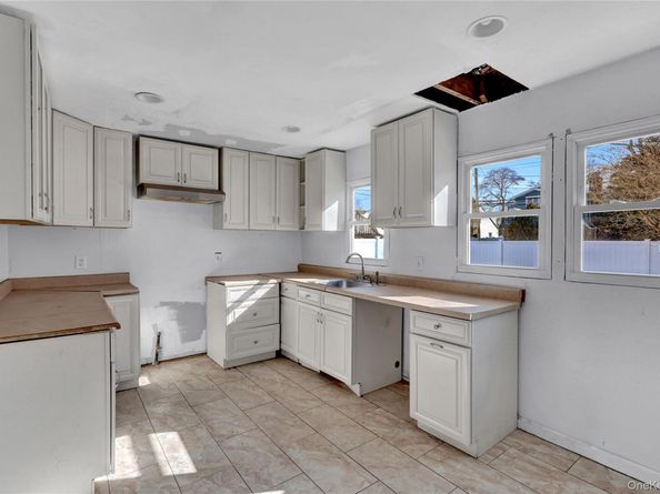 1009 Centennial Avenue, North Baldwin NY 11510