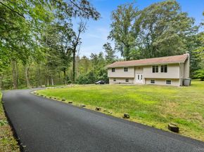 424 Cording Lane, Yorktown Heights NY 10598